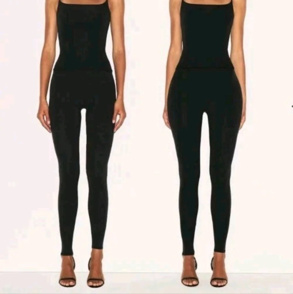 $108 Skims Body Hip Enhancing Padded Mid Thigh Short Large - Picture 3 of 7